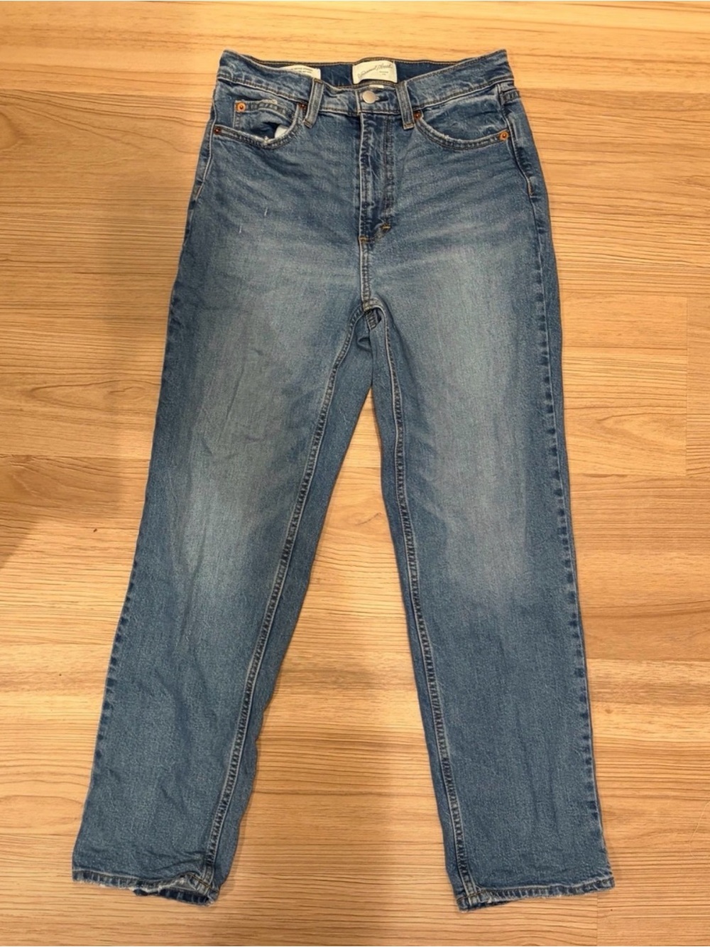 5/$20 Universal Thread Women’s Straight-Leg Jeans - Medium Blue